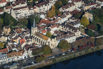 vue aérienne de la ville d'Andrésy dans les Yvelines en France