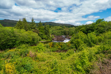 Obraz premium Waterfall on Sheen River