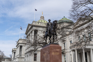 Exterior Pennsylvania State Capitol building in Harrisburg, Pennsylvania
