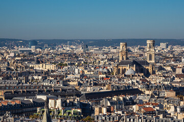 Obraz premium Blick auf historische Gebäude in Paris, Frankreich