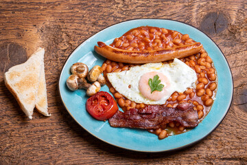 full englisch breakfast on a plate
