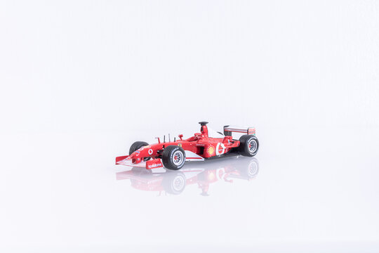 Véhicule miniature Ferrari formule 1 f1 2002.	
