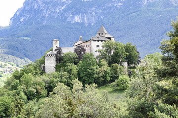 Fototapeta na wymiar Schloss Prösels 