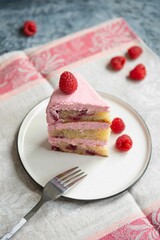 A raspberry cake
