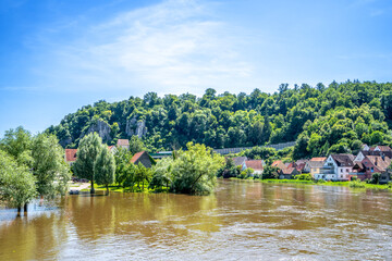 Fototapeta na wymiar Hochwasser in Harburg, Bayern, Deutschland 