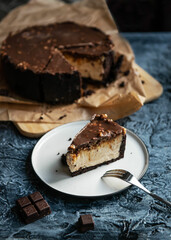 Snickers cheesecake
