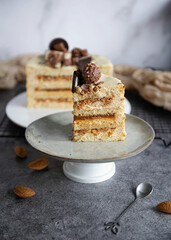 Caramel almond cake