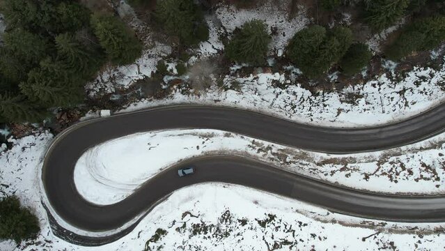 strada di montagna tornanti 