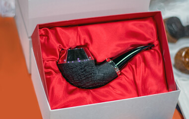 Bent Rhodesian pipe in a gift box,  a great gift for a pipe smoker
