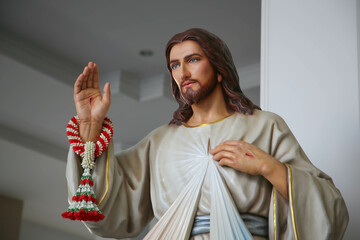 Jesus Christ Divine Mercy Catholic religious statue