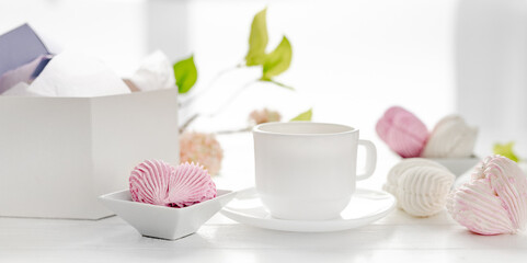 Marshmallow set with tea