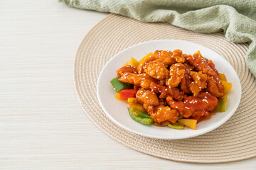 fried crispy chicken with sweet and sour sauce