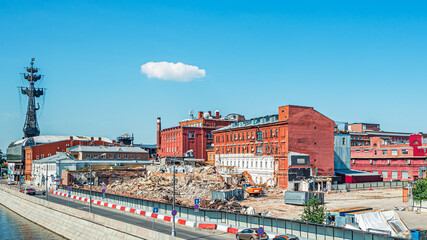 The buildings of the Krasny Oktyabr factory and the dismantling of the building on Bolotnaya Embankment in Moscow