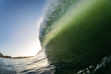 Huge crashing wave © Ryan