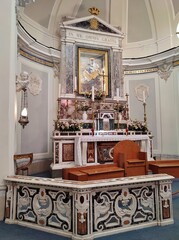 Fototapeta na wymiar Procida – Altare del Santuario della Madonna delle Grazie