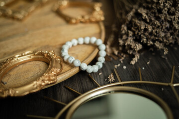 Healing gemstone jewellery - Howlite crystal