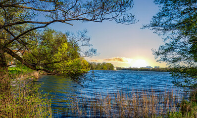 See an der Mecklenburgischen Seenplatte bei Sonnenaufgang