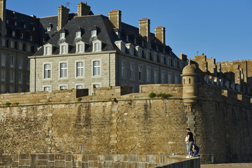 Fototapeta na wymiar ramparts of the old town of Saint Malo, Brittany, France