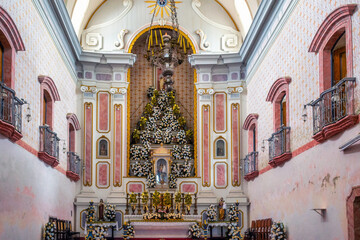 Fototapeta na wymiar Interior colonial architecture of Nossa Senhora Dos Remedios in Paraty, Brazil