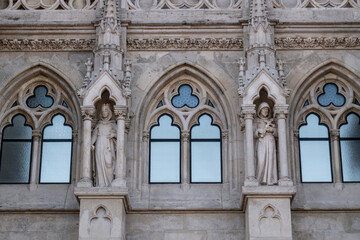 Fototapeta premium Statues on the church of St. Matthew near the fisherman bastion in Budapest, Hungary