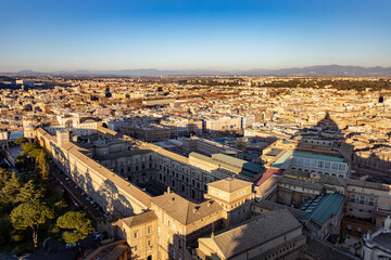 Obraz premium eternal city of Rome. top view of the dome of St. Peter's Basilica.