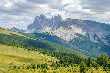 Fototapeta premium Odle Mountains landscape view in the Dolomites