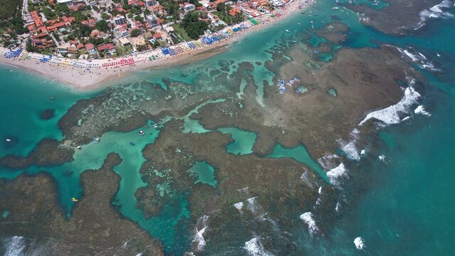 Porto de Galinhas beach, Pernambuco state, Brazil, seen from above © Adriano Aquino