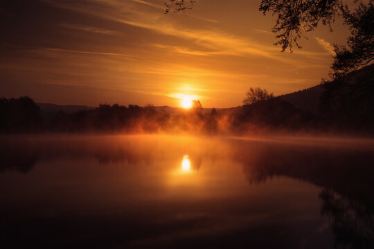 Sonnenaufgang am See