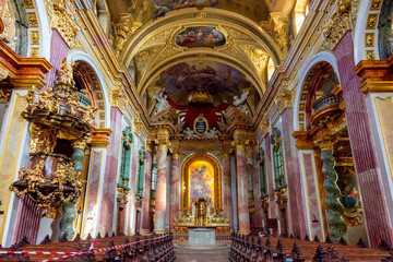 Fototapeta na wymiar Interiors of Jesuit church (Jesuitenkirche) or University church, Vienna, Austria