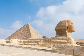 Sphinx and the great pyramid in Giza, Egypt