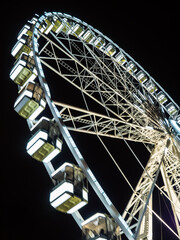 Lighten ferries wheel in Paris by Christmas