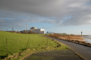 Fototapeta na wymiar La centrale nucleare di Brokdorf ormai spenta