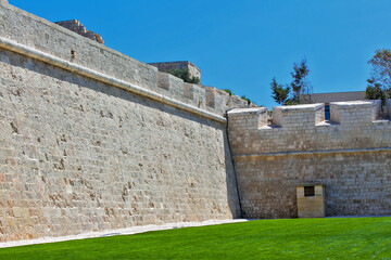 Obraz premium Mdina Bastions at Mdina ditch in Malta