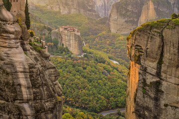 Fototapeta premium Beautiful Sunrise in the valley of Meteora