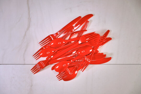 Plastic Cutlery © Kitch Bain