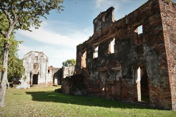 ruins of castle in Lop buri Thailand - obrazy, fototapety, plakaty