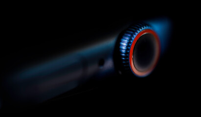 T้้he red ring in the black Digital Crown.