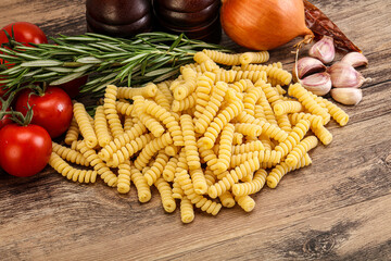 Raw Italian wheat pasta - Fusilli
