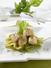 Pez espada con apio salteado. Swordfish with sautéed celery.