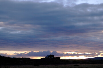 Abendstimmung über den Lavafeldern am Fuße Vulkans Hekla in Island
