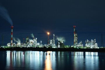 四日市の石油コンビナートの夜景
