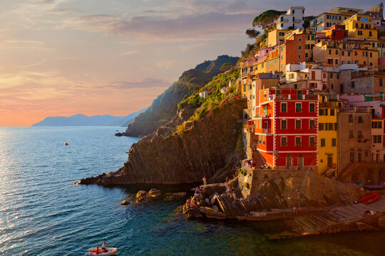 Sonnenuntergang in Riomaggiore, Cinque Terre, Italien