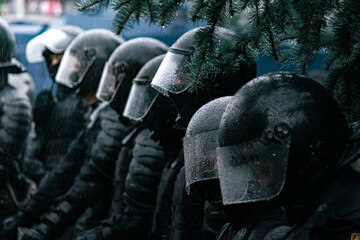 Riot police disperse demonstrators 5K
