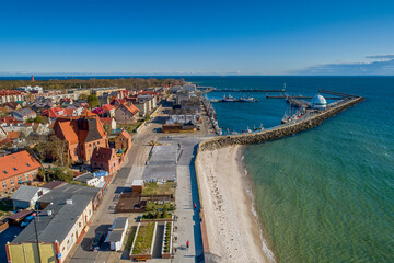 widok z drona na port i miasteczko Hel © RK Creative