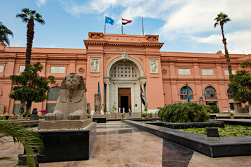 Fototapeta na wymiar Egyptian Museum or Museum of Cairo building in Cairo downtown, Egypt