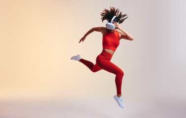 Fototapeta na wymiar Workout in virtual reality
