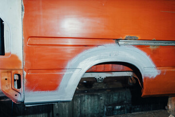 car body repair, arch repair, welding and puttying.