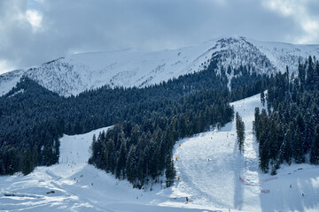 Fototapeta na wymiar The image of the ski slopes.