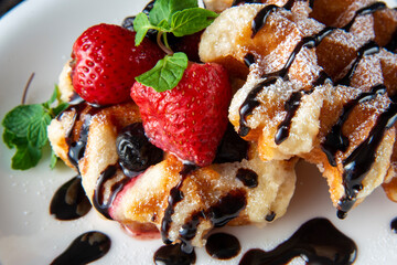 苺とチョコのベルギーワッフル