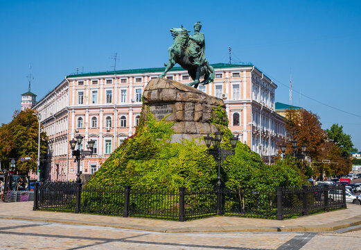 Monument to Ukrainian hetman Bohdan Khmelnytsky, one of main attractions of Kyiv